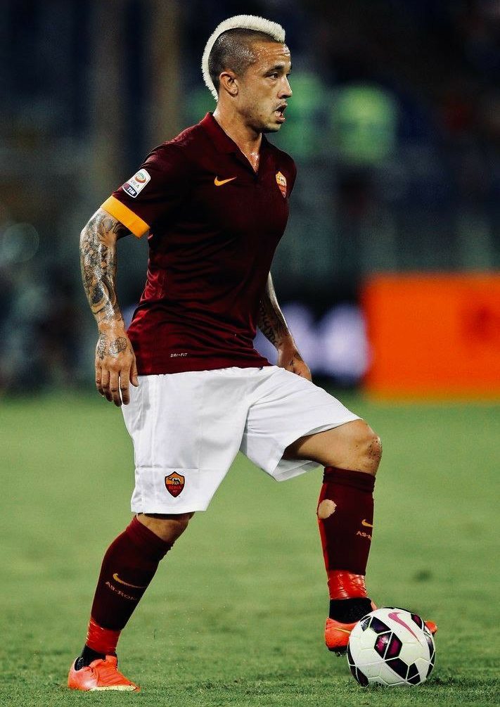 AS Roma Radja Nainggolan