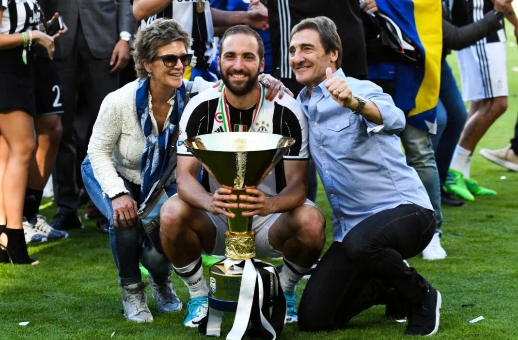 Gonzalo Higuaín Aile Resmi