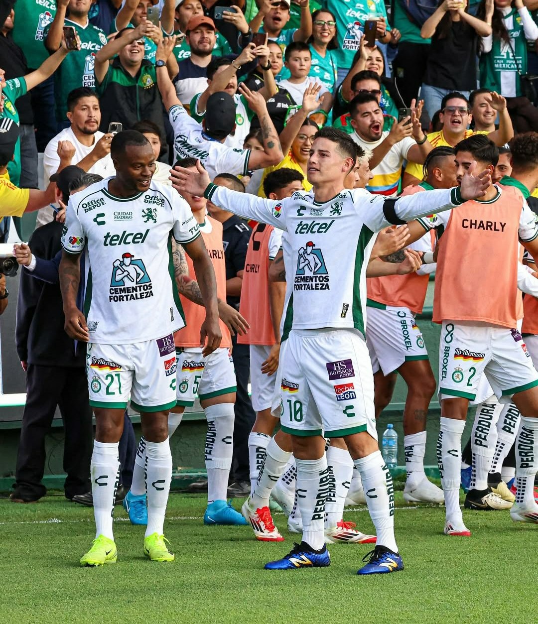 James Rodríguez Banfield