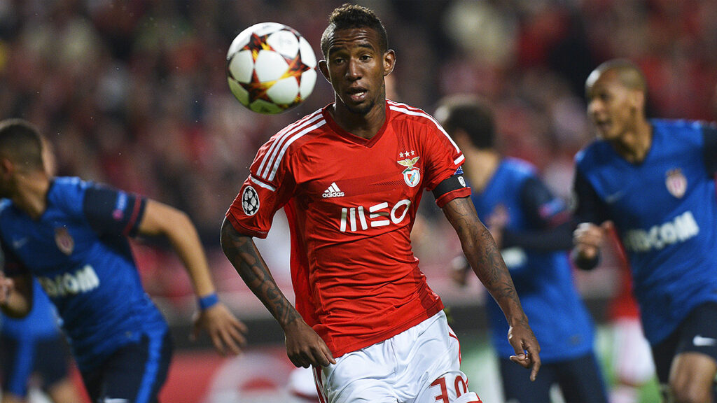 Talisca Benfica